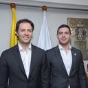 Esteban Restrepo junto a Daniel Quintero.