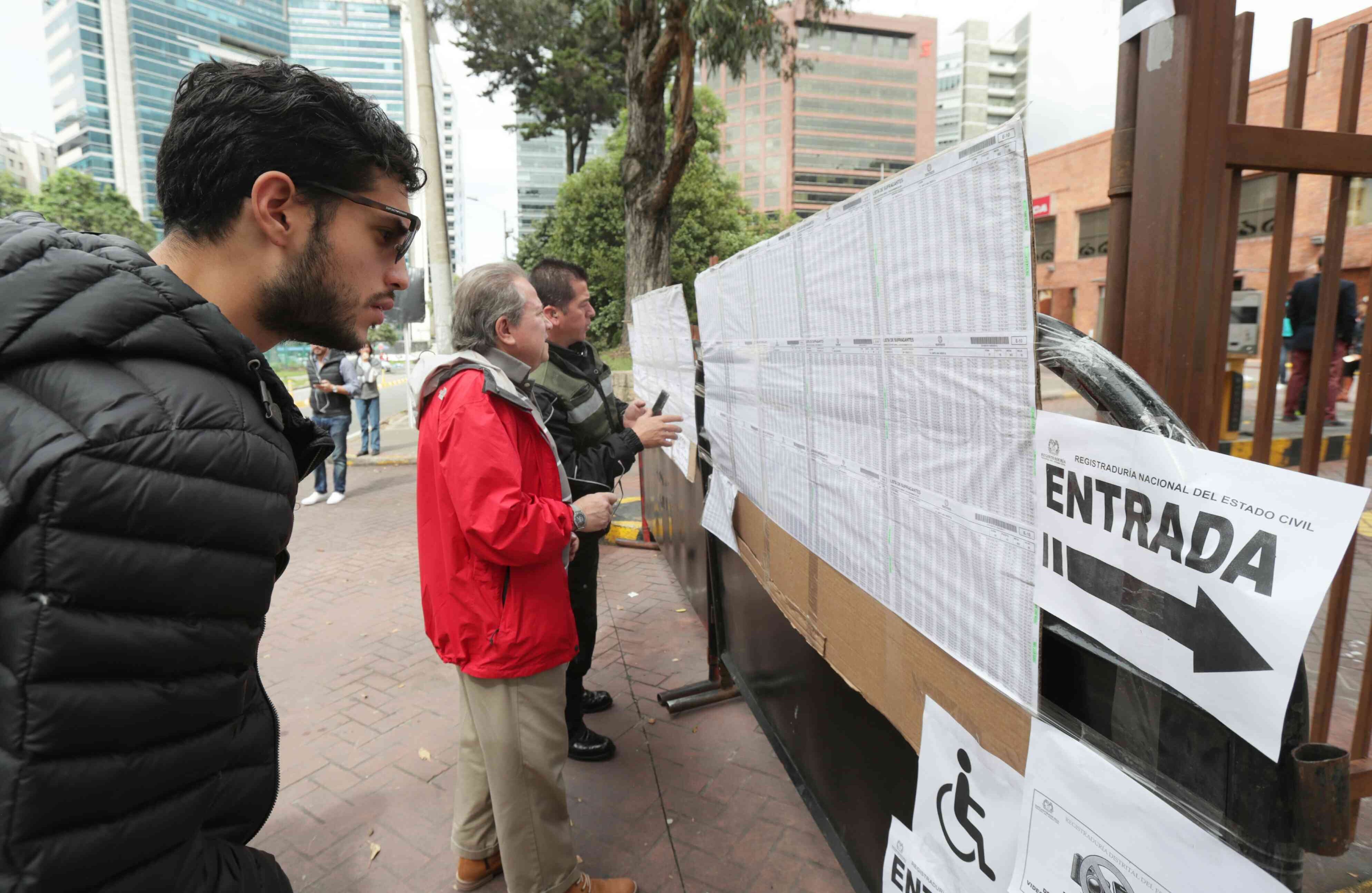La afluencia de los ciudadanos a los puestos de votación ha sido escasa desde que abrieron las urnas. Foto: Carlos Julio Martínez / SEMANA