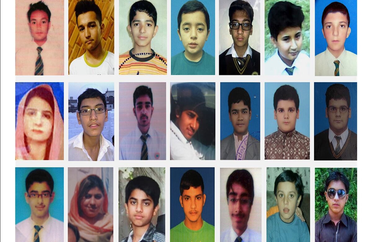 Estas son algunas de las fotos que los familiares de los estudiantes pakistaníes asesinados facilitaron a los medios de comunicación. En total más de 140 personas, la mayoría de ellos niños, fallecieron en el ataque talibán a una escuela en Pakistán. (AP)