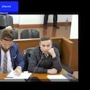 Jhonier Leal en el complejo judicial de Paloquemao con su nuevo abogado.