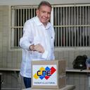 Edmundo González ejerce su derecho al voto