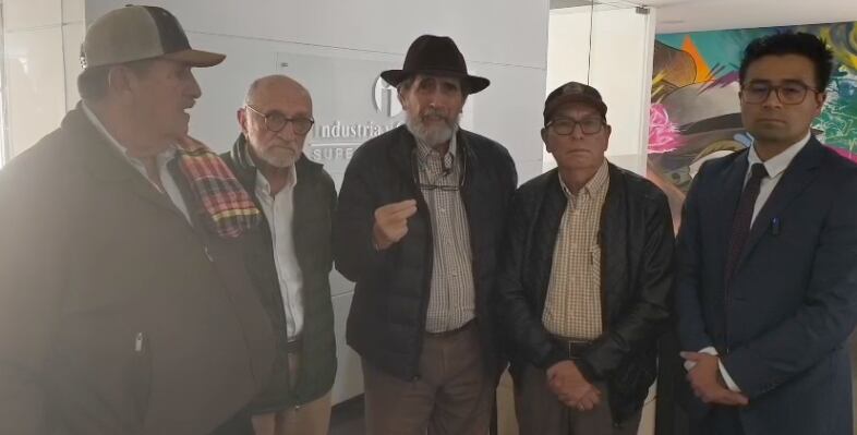 Voceros de Dignidad Arrocero llegaron este martes 12 de agosto a la Superintendencia de Industria.