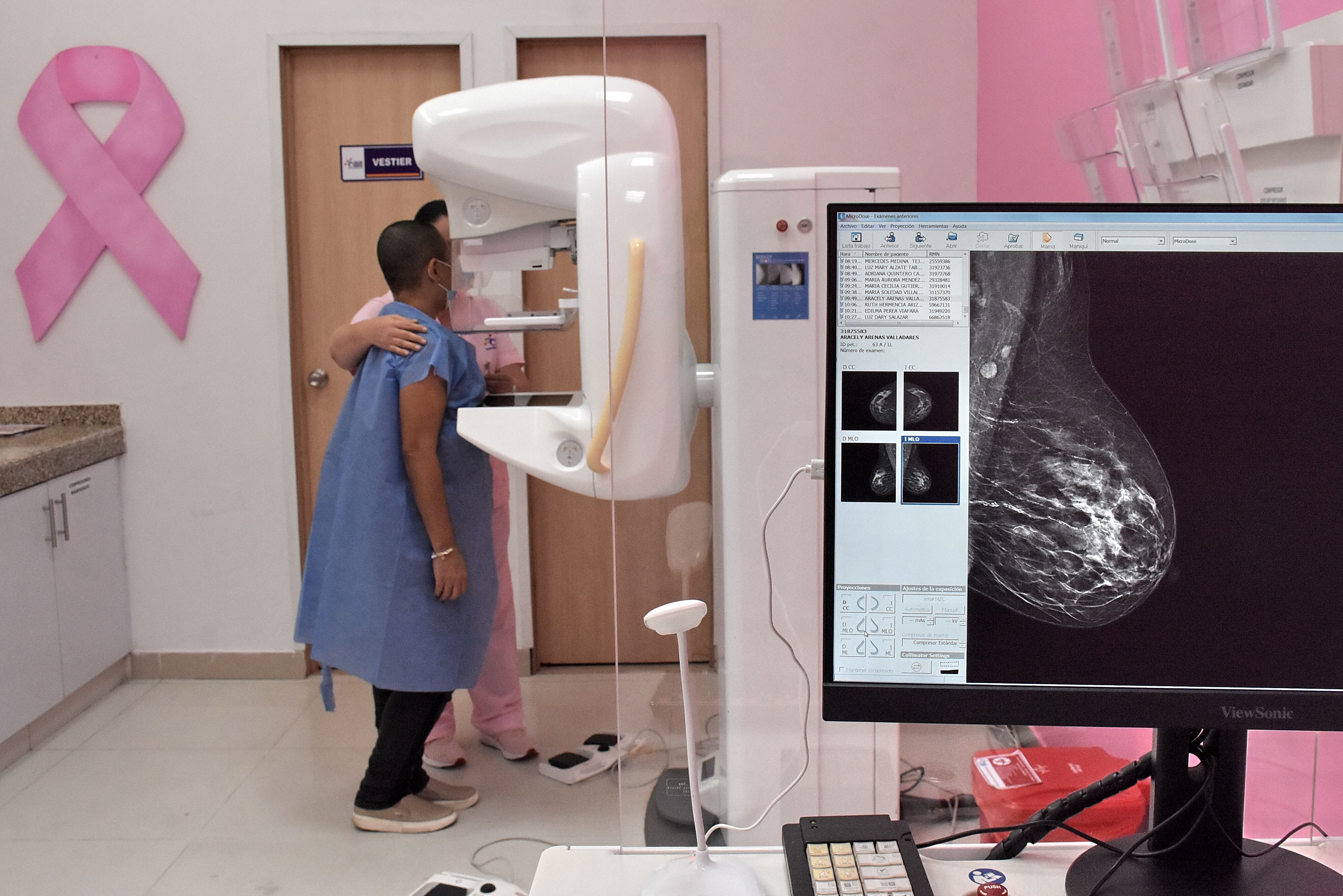 En el día mundial de la lucha contra el cáncer de mama, La IPS Calima-Clínica de Mama, Realizó una jornada de capacitación y control a la comunidad, para la detención temprana de este cáncer.