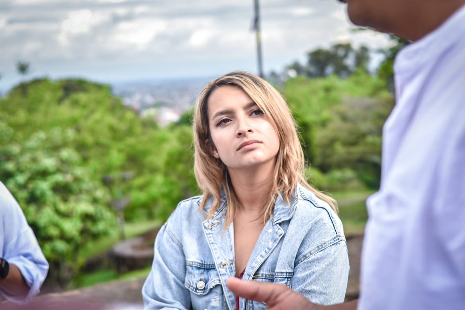 Andrea Petro 
Hija del Presidente Gustavo Petro