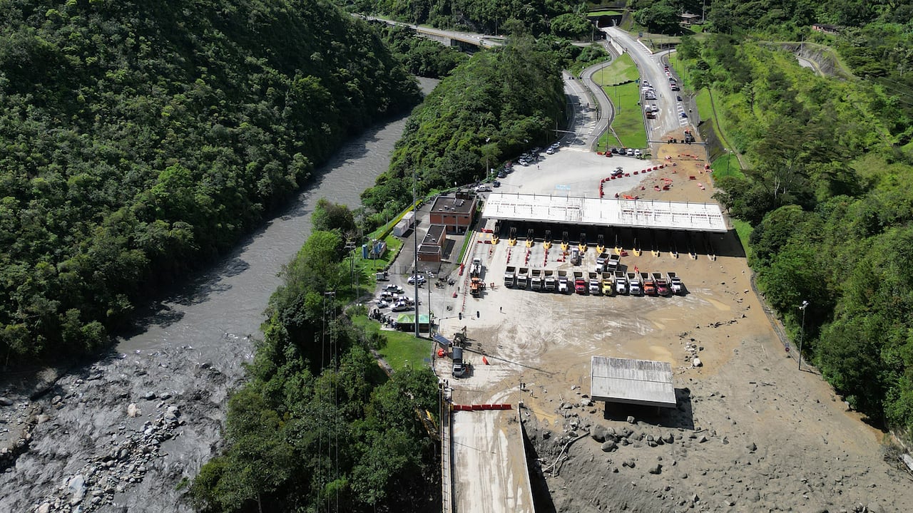 Vía al Llano cerrada tras la emergencia en Quetame.