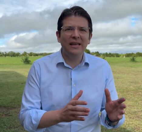 Miguel Uribe Turbay estaba en contra de la consulta popular.