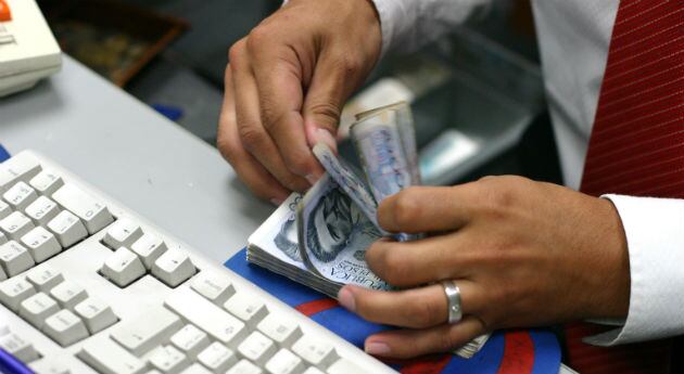 A pesar de las quejas, los bancos han venido desembolsando nuevos créditos. No obstante el programa de garantías no ha tenido tanto impacto como el esperado por el gobierno.