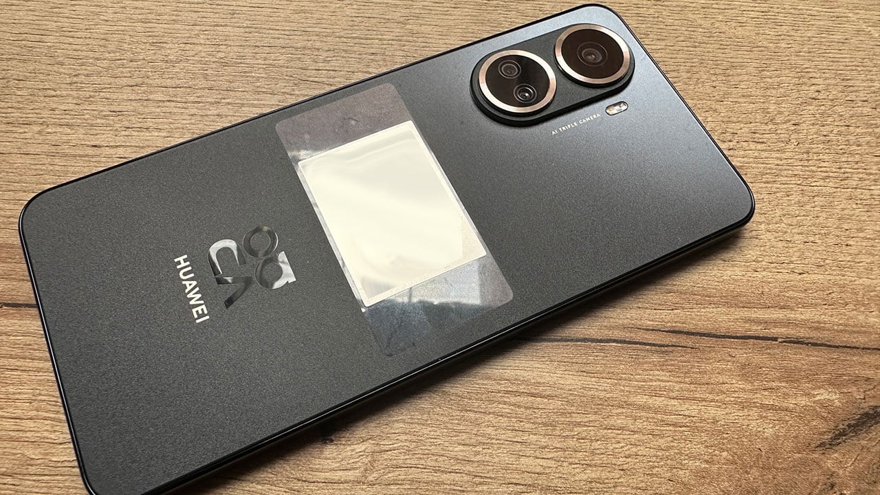 El Huawei Nova 10 SE tiene un módulo de cámaras delgado.