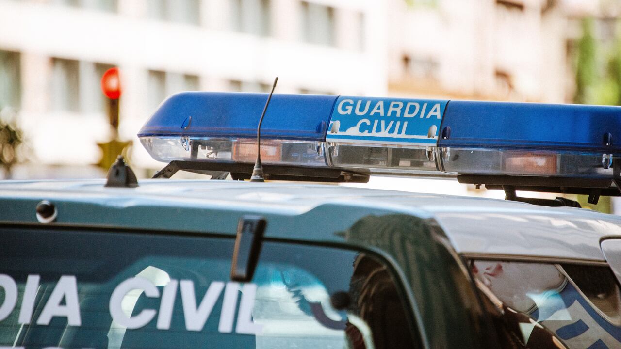 Integrantes de la Guardia Civil atendieron el caso y al llegar a la vivienda se encontraron con la aterradora escena.