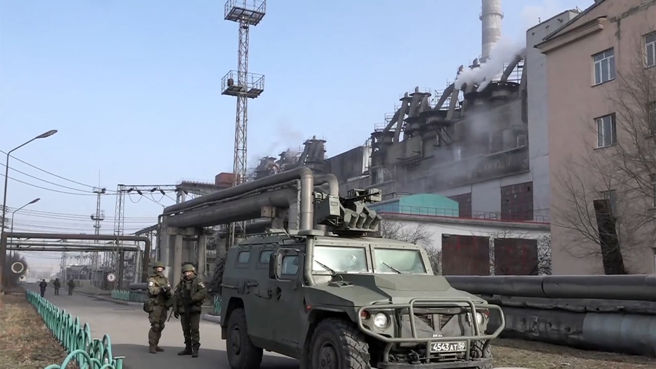 Los soldados rusos de la Organización del Tratado de Seguridad Colectiva (OTSC) patrullando en Almaty.