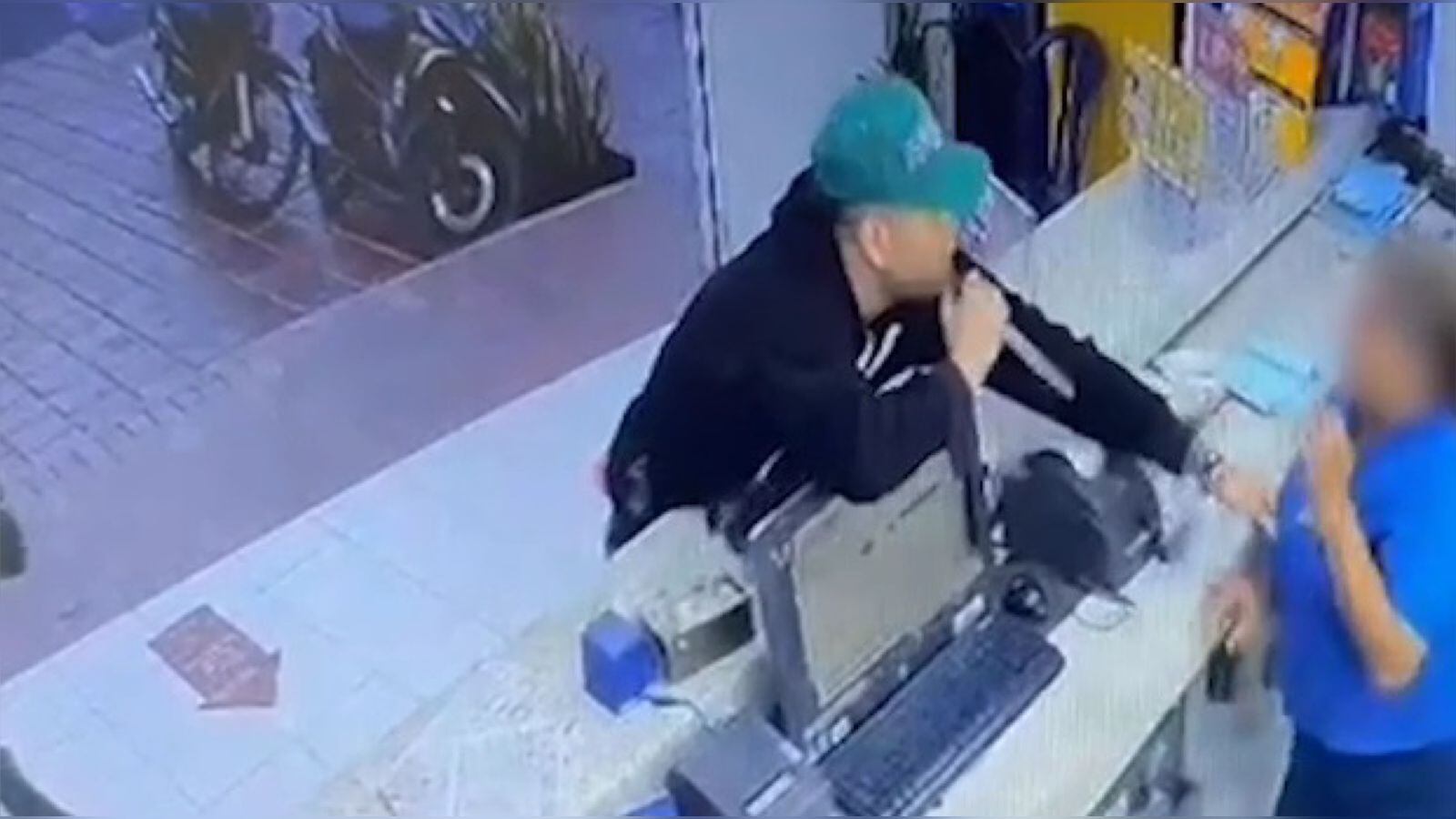 Alias Godoy amenazaba a las empleadas de Gane con un puñal.