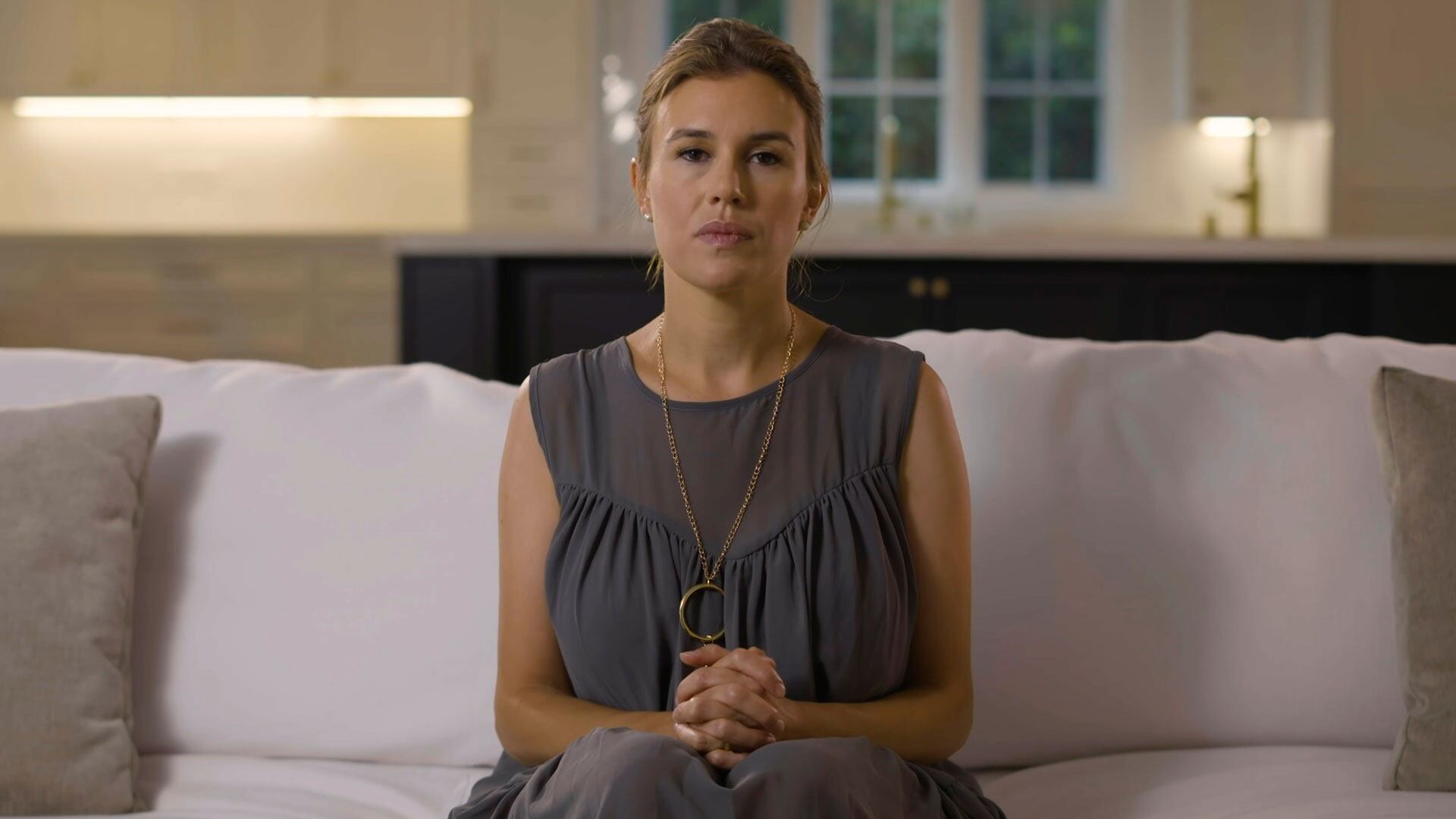 Alexandra Sarini, la heredera de Gucci que denuncia haber sido abusada por tres miembros de su familia.