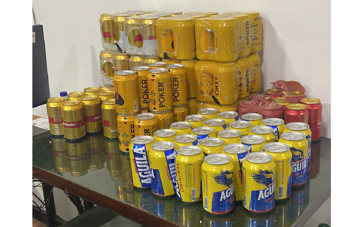 Latas de cerveza.
