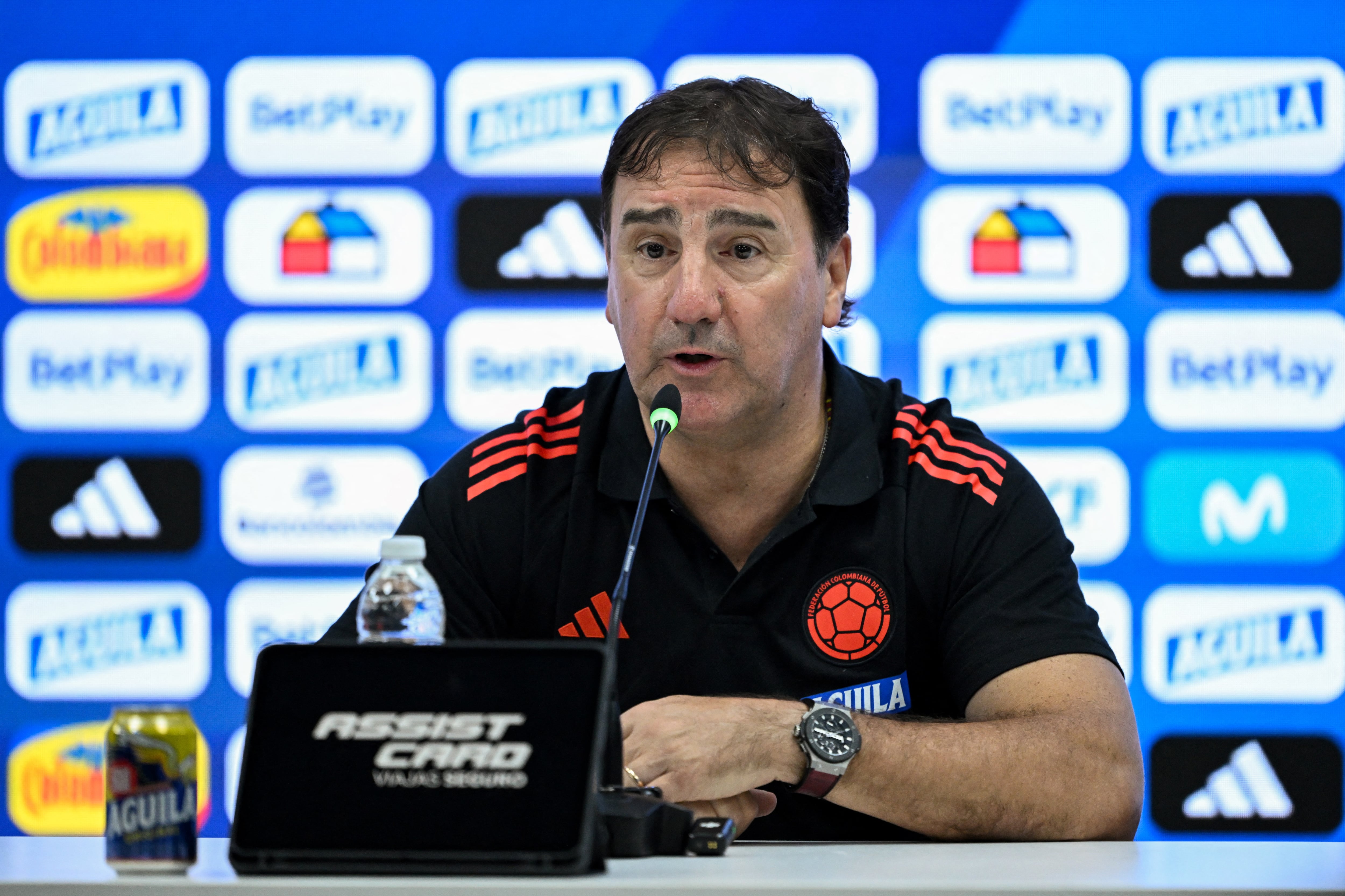 Colombia's coach Argentinean Nestor Lorenzo speaks during a press conference in Ezeiza, Buenos Aires province, on November 14, 2024, ahead of the FIFA World Cup 2026 qualifier football match against Uruguay in Montevideo on November 15. (Photo by LUIS ROBAYO / AFP)