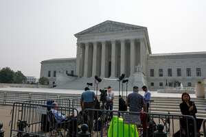 La Corte Suprema de Estados Unidos puso fin este jueves a los programas de discriminación positiva en las universidades, en un histórico fallo un año después del revés al derecho al aborto. (Photo by Anna Moneymaker/Getty Images)