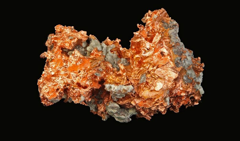 El cobre es un mineral esencial para tecnologías como paneles solares, generadores eólicos, transformadores y vehículos eléctricos, se ha convertido en el centro de los esfuerzos de la compañía por aportar conocimiento en los territorios y promover fuentes de energía alternas.