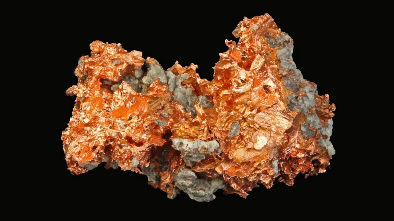 El cobre es un mineral esencial para tecnologías como paneles solares, generadores eólicos, transformadores y vehículos eléctricos, se ha convertido en el centro de los esfuerzos de la compañía por aportar conocimiento en los territorios y promover fuentes de energía alternas.