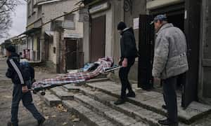 Guerra en Ucrania: dolorosas imágenes que se han convertido en cotidianidad desde hace cerca de un año.