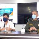 El alcalde Jaime Pumarejo, junto al comandante de la policía y el jefe de la oficina de seguridad.