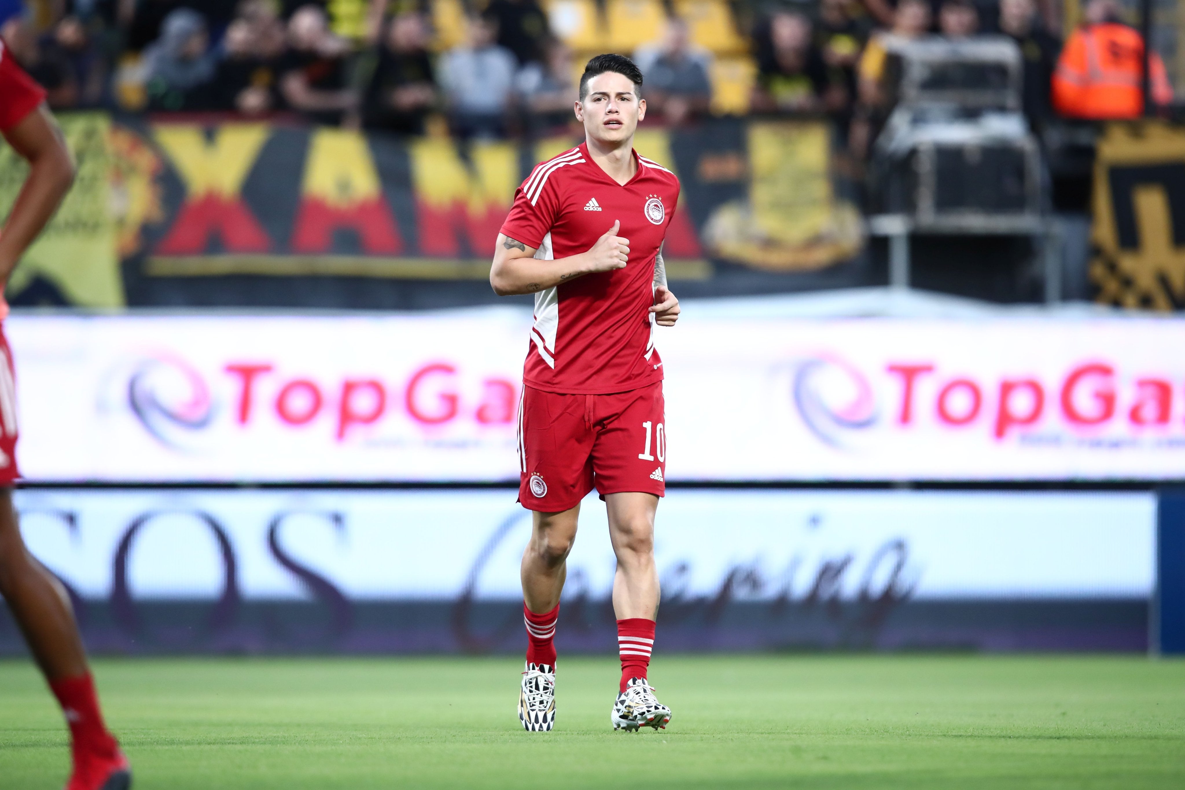 El colombiano disputó su primer juego con Olympiacos.