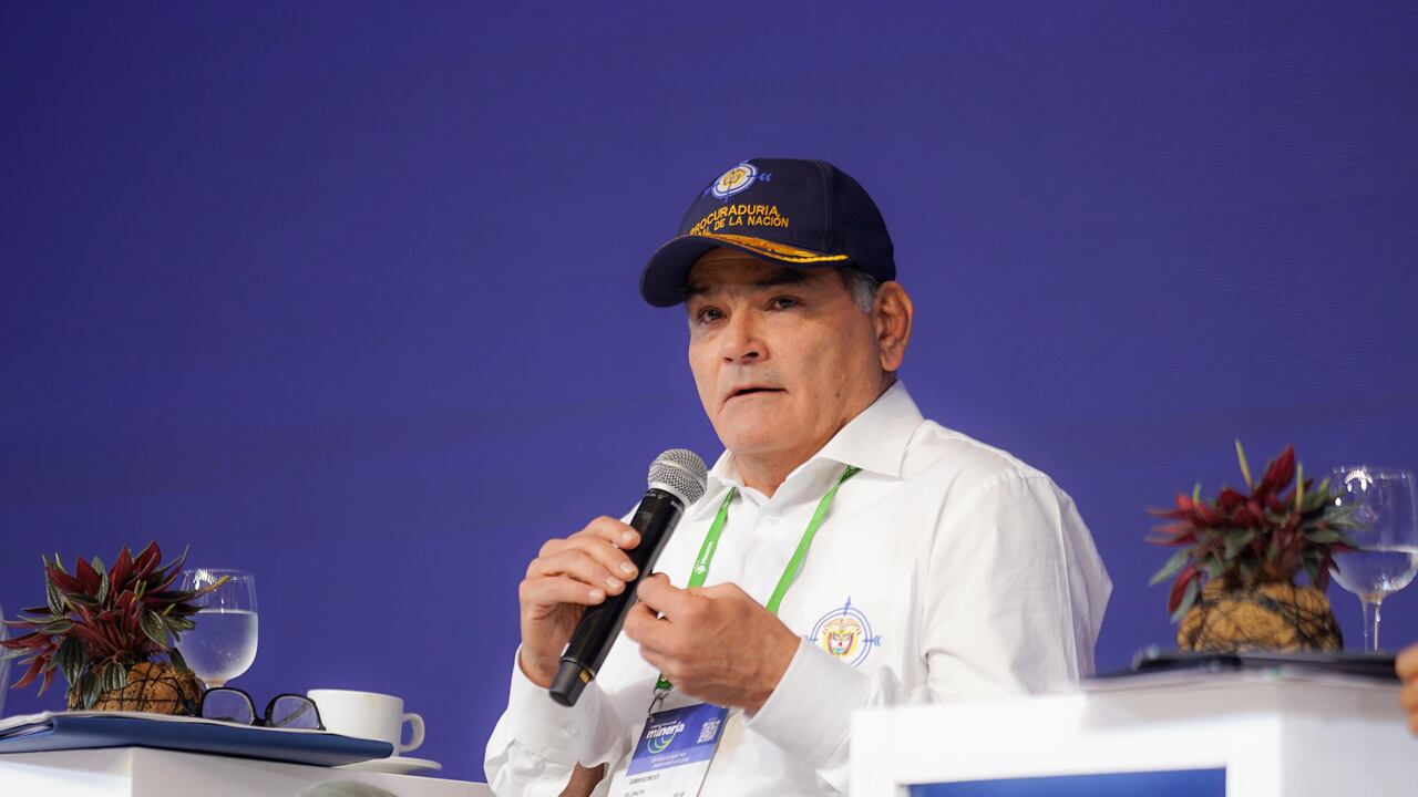 Procurador Gregorio Eljach en el Congreso Nacional de Minería en Cartagena.