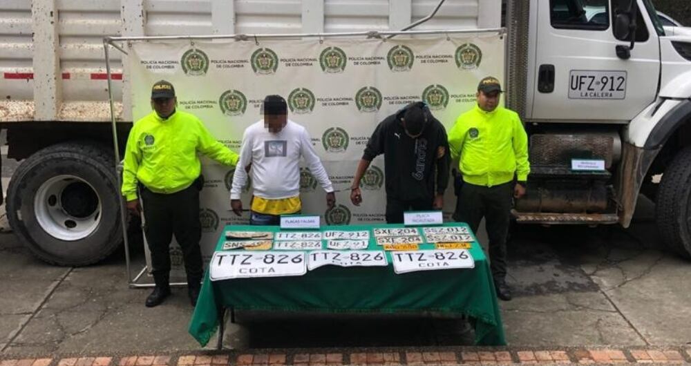 Capturan a dos personas que tenían placas alteradas y un camión hurtado.