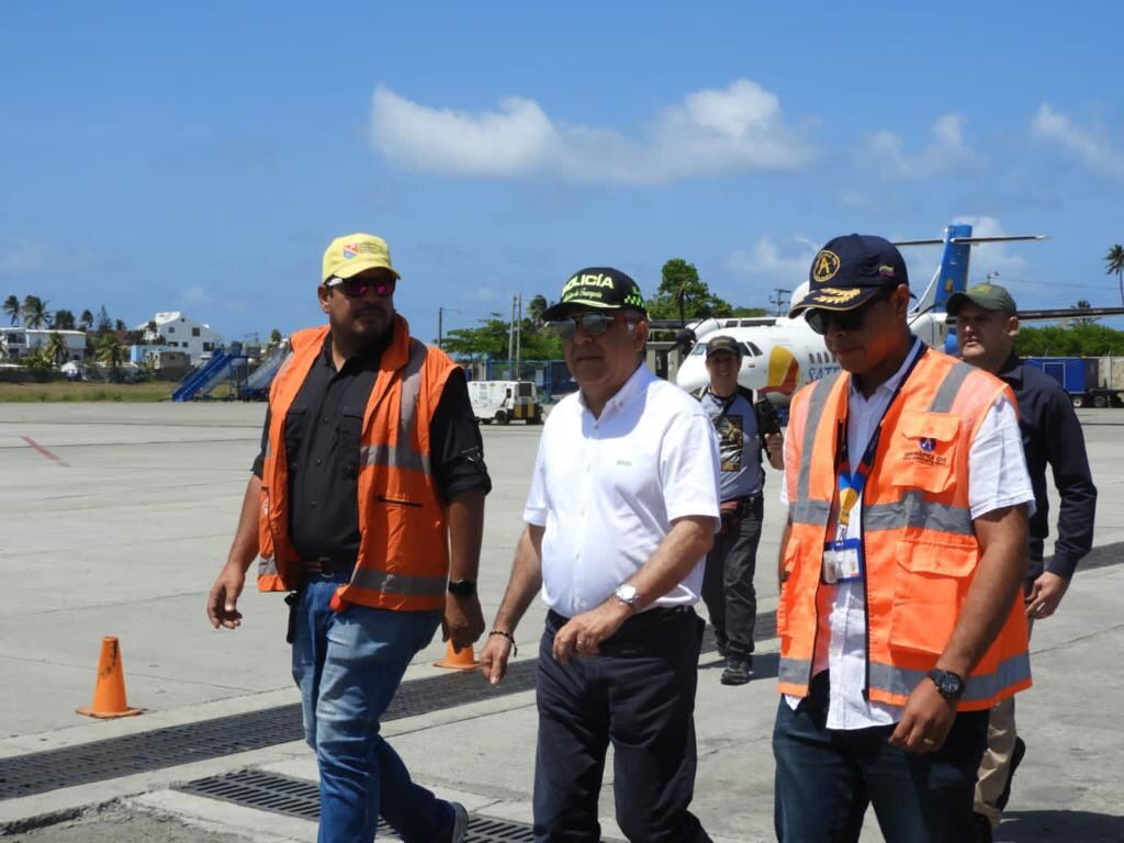 Ministro de Transporte Guillermo Reyes llegó a San Andrés; esto hará