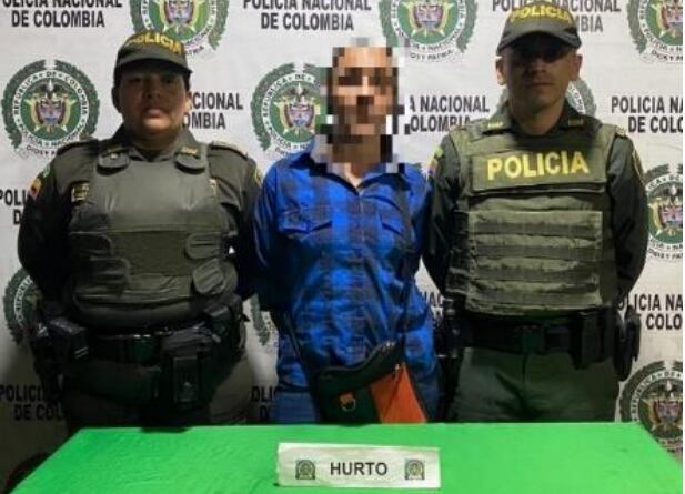 A la detenida le fueron halladas cuatro botellas de un costoso suplemento dietario que tienen un avalúo de $1 millón