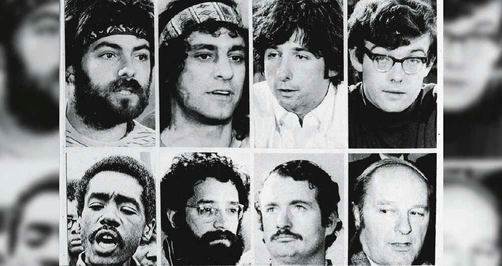Los ocho, luego siete incriminadosJerry Rubin, Abbie Hoffman, Tom Hayden, Rennie Davis, Lee Weiner, John Froines, David Dellinger y Bobby Seale, que salió del grupo tras declararse juicio nulo en su caso.