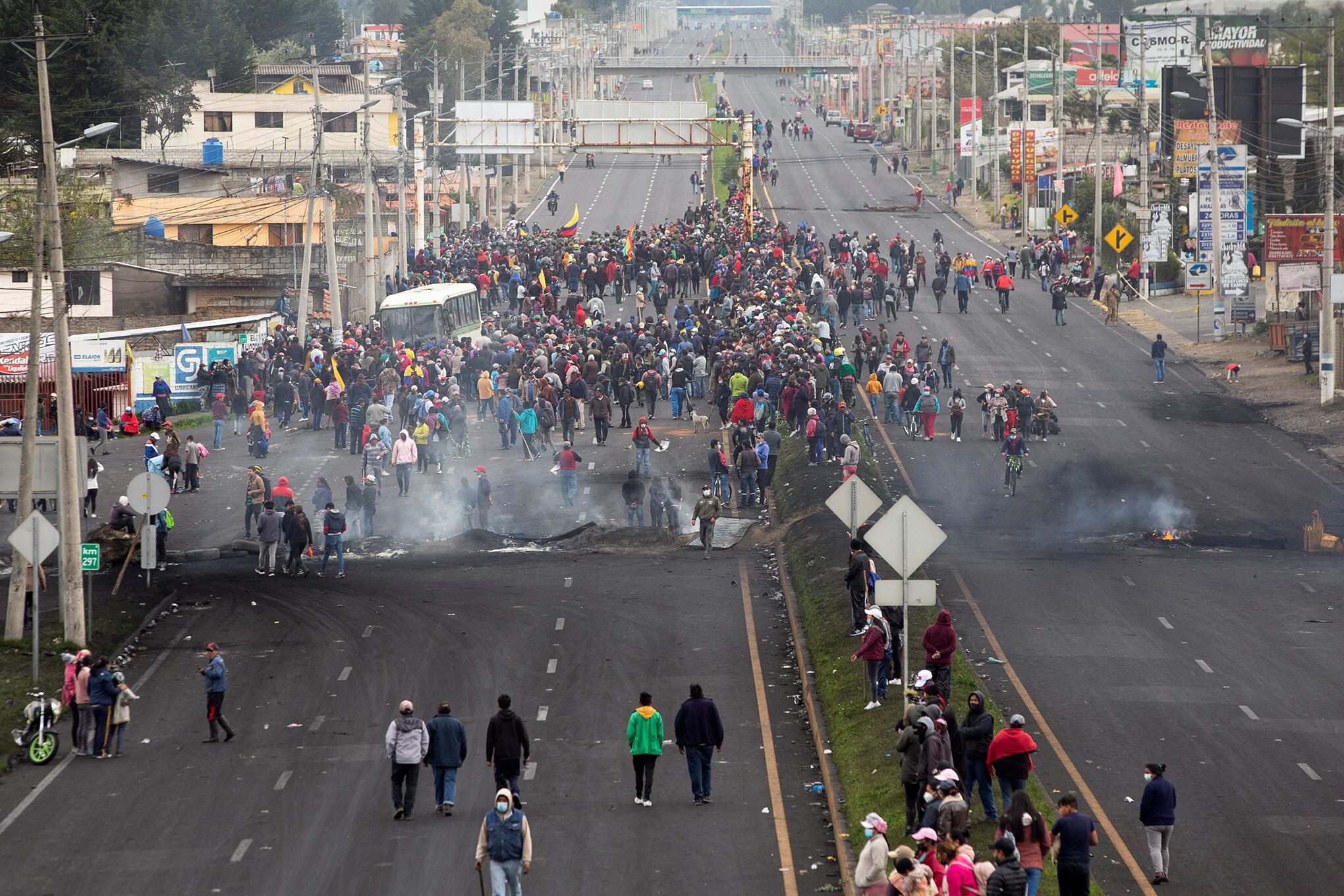 En imágenes : Miles de manifestantes indígenas de Ecuador marchan sobre la capital