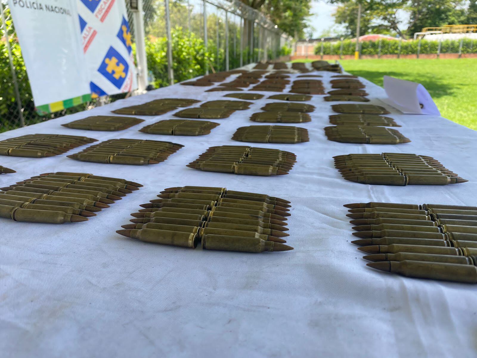 El ELN recibió a bala a comandos del Ejército en Arauca, en donde había un deposito con abundante material de guerra.