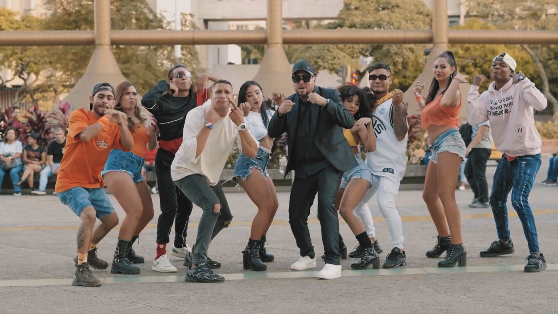 Video de la canción 'El Helicóptero' fue grabado en Cali y en Huila.