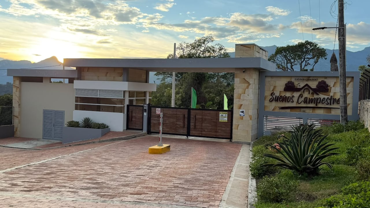 La suspensión de las obras de la urbanización Sueños Campestres, en Fusagasugá.