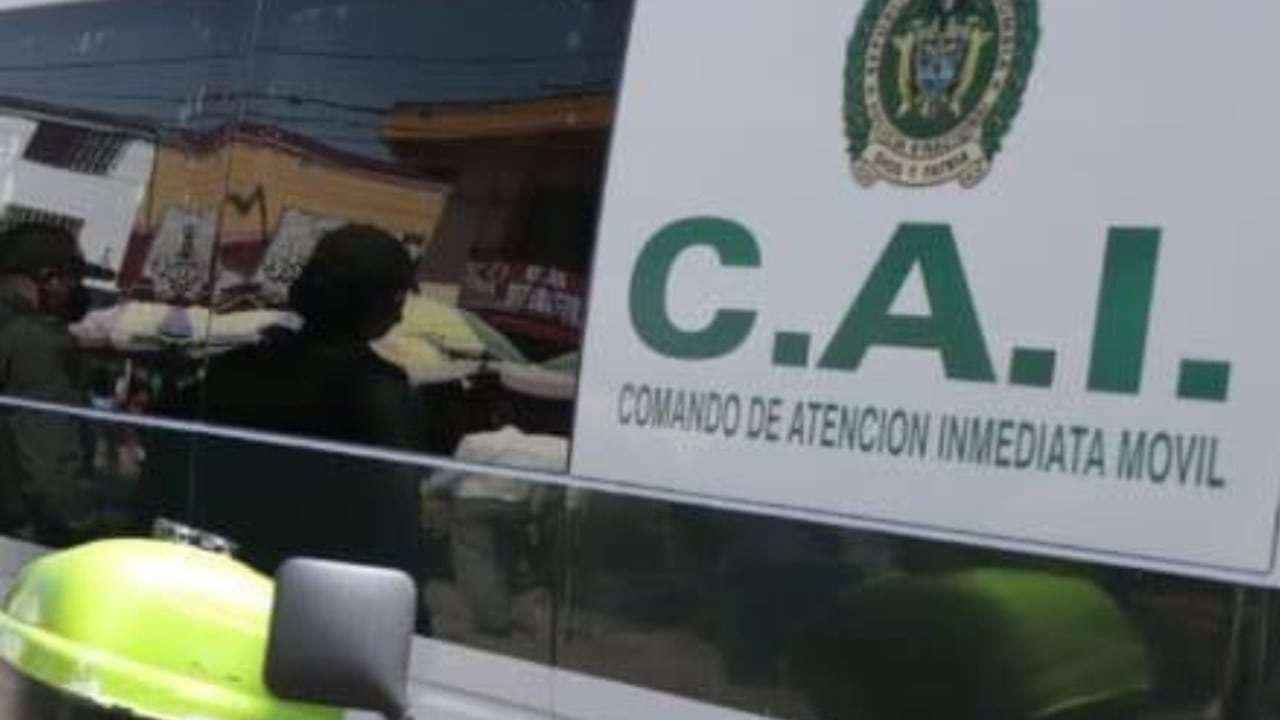 Los dos habitantes de calle fallecieron en el interior de una patrulla de la Policía.