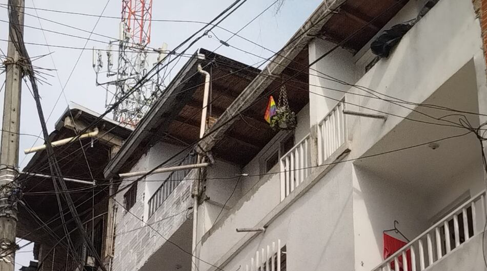 Fachada de la vivienda donde se halló el cadáver del hombre.
