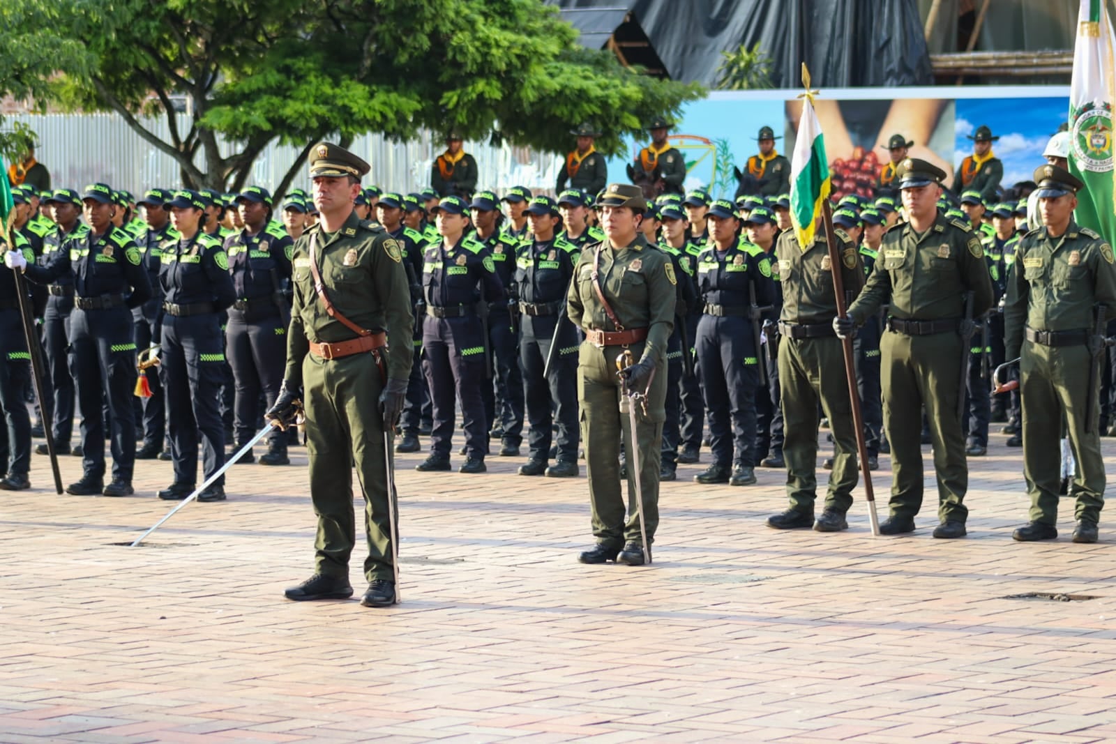 Presentación de nuevos policías en Cali