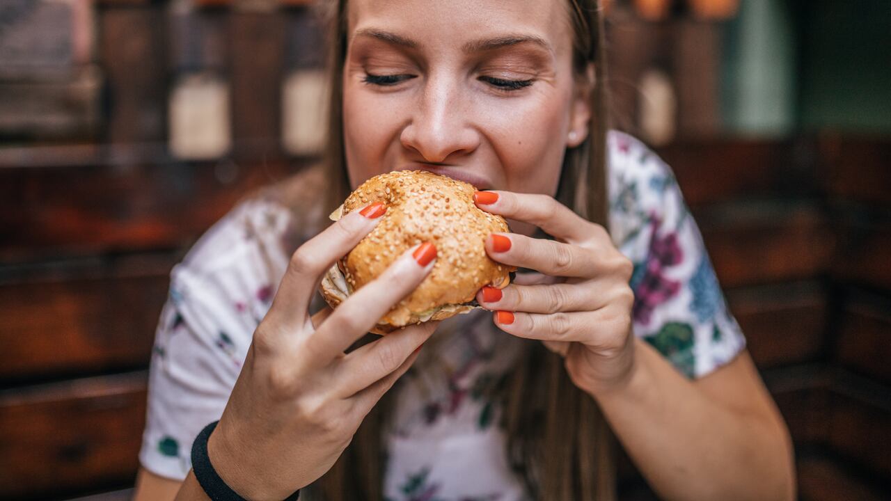 Expertos analizaron el impacto de la industria alimentaria en la salud y el bienestar de las personas.