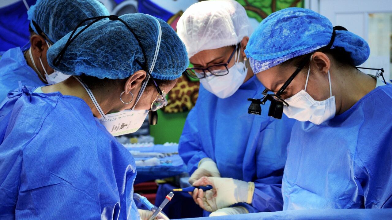Los profesionales de la FCV le realizaron una arteriografía coronaria.