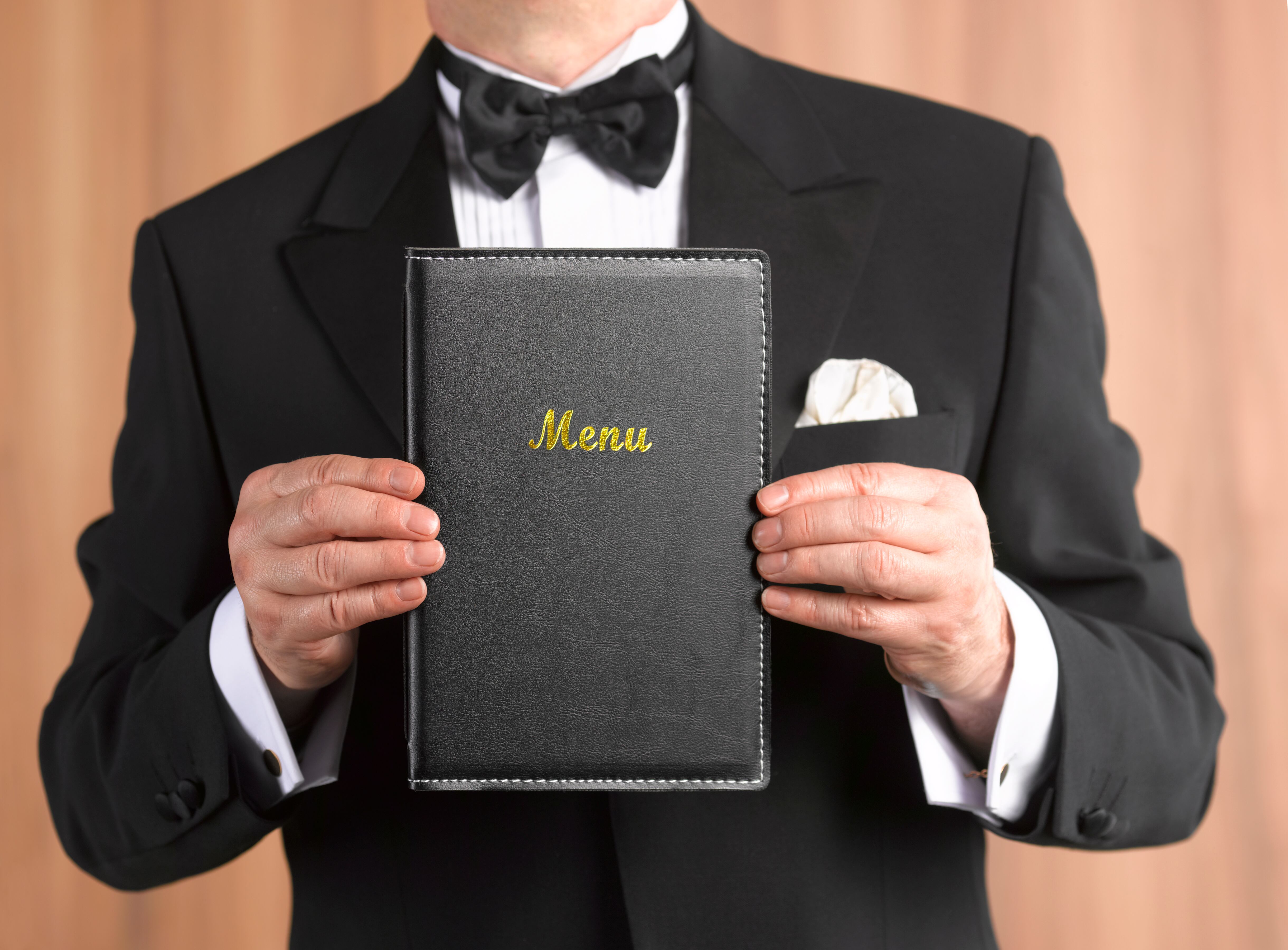 El nuevo símbolo identifica los alimentos y bebidas con alto contenido de azúcares añadidos en los menús de cadenas de restaurantes en Estados Unidos.