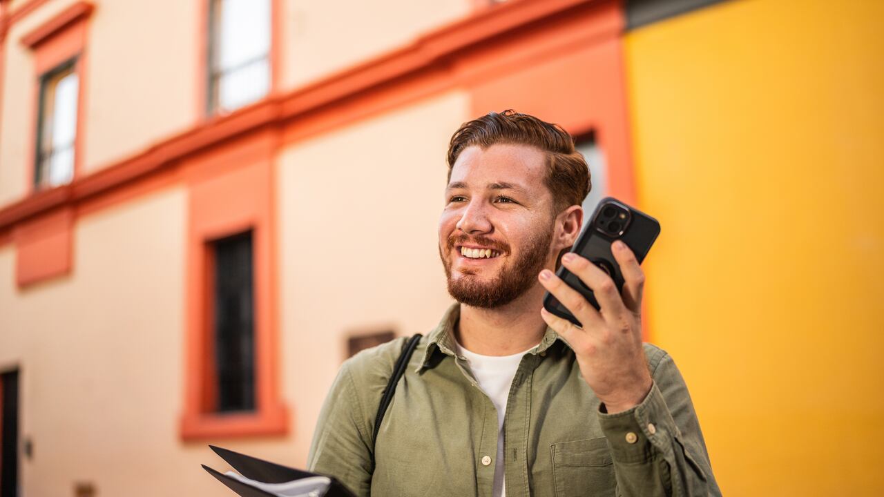 Informes y textos académicos pueden transformarse en audios listos para reproducirse.