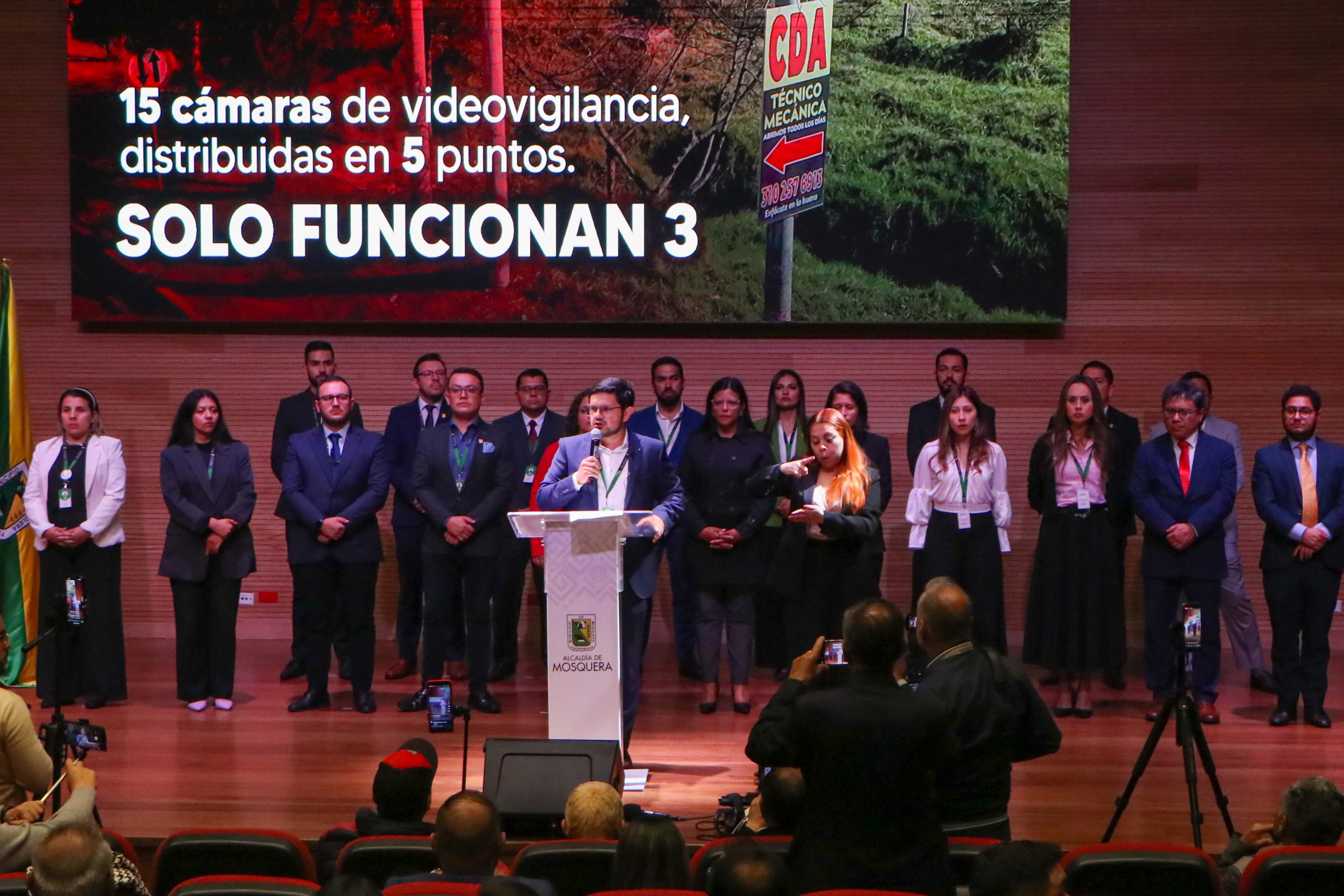 El alcalde de Mosquera, Nelson Parra, denunció presuntas irregularidades en la compra de cámaras de videovigilancia.