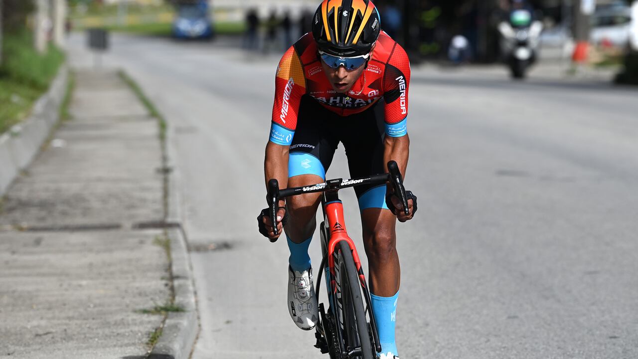 OSIMO, ITALY - MARCH 11: Santiago Buitrago Sanchez of Colombia and Team Bahrain Victorious competes in the chase group during the 58th Tirreno-Adriatico 2023, Stage 6 a 193km stage from Osimo Stazione to Osimo 252m / #UCIWT / #TirrenoAdriatico / on March 11, 2023 in Osimo, Italy. (Photo by Tim de Waele/Getty Images)