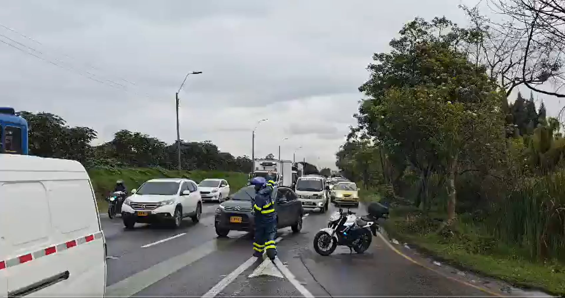En horas de la tarde se presentó alto flujo vehicular en la Autopista Norte.