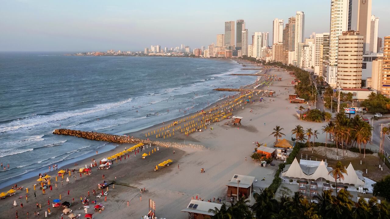 En menos de una semana se han emitido tres denuncias por cobros excesivos en la playas de la zona insular de Cartagena. (Foto de Jeffrey Greenberg / Universal Images Group a través de Getty Images)