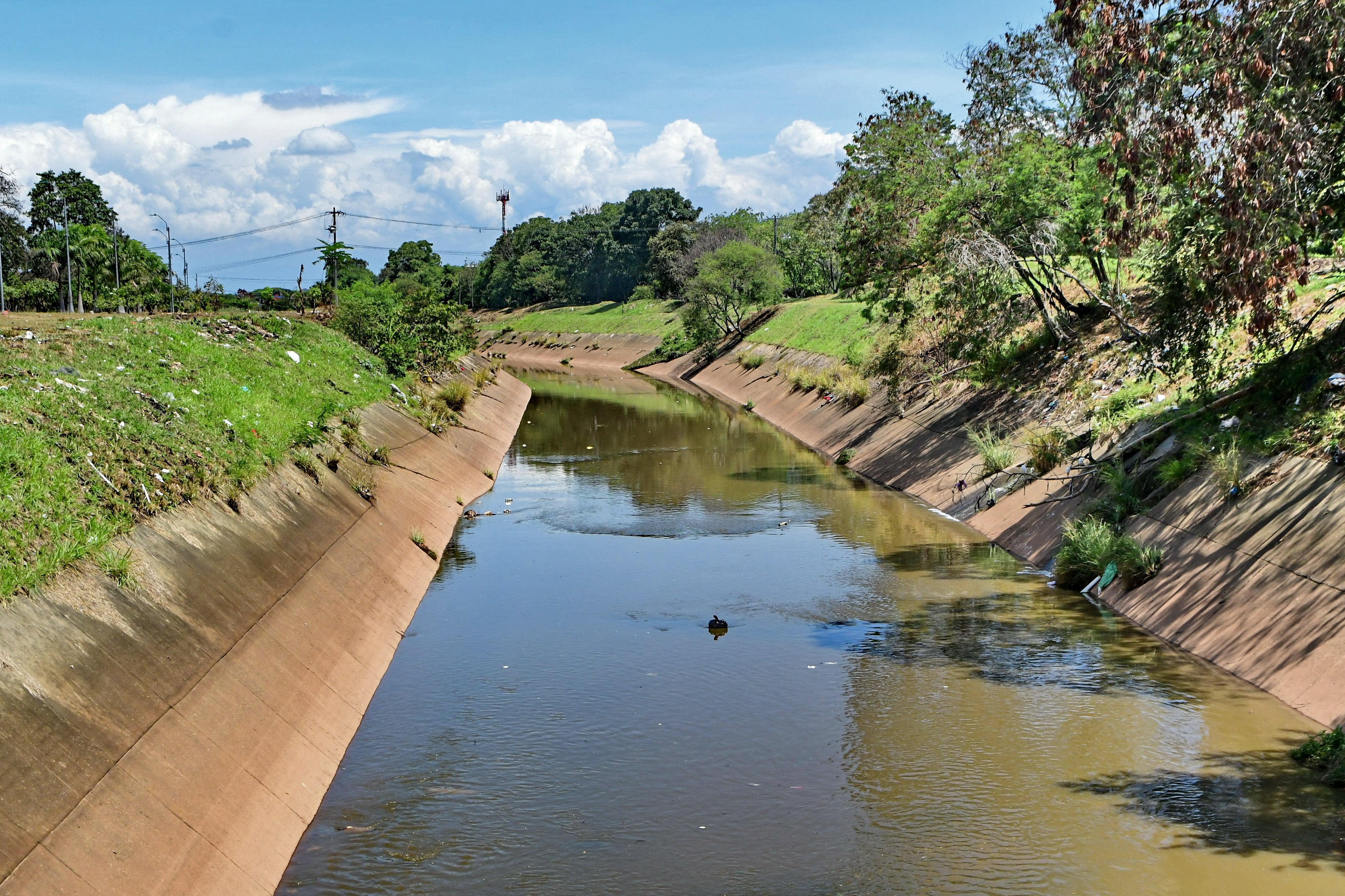 Avanza limpieza de canales de aguas lluvias para reducir riesgos de inundaciones, Fotos Wirman Rios, Sep 29 de 2024, EL PAIS