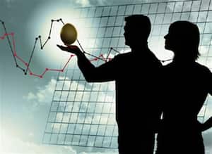 El FMI propone reducir en la medida de lo posible la dependencia de los reguladores de las calificaciones, al tiempo que se redoblan los esfuerzos públicos de supervisión sobre la operación de las agencias.