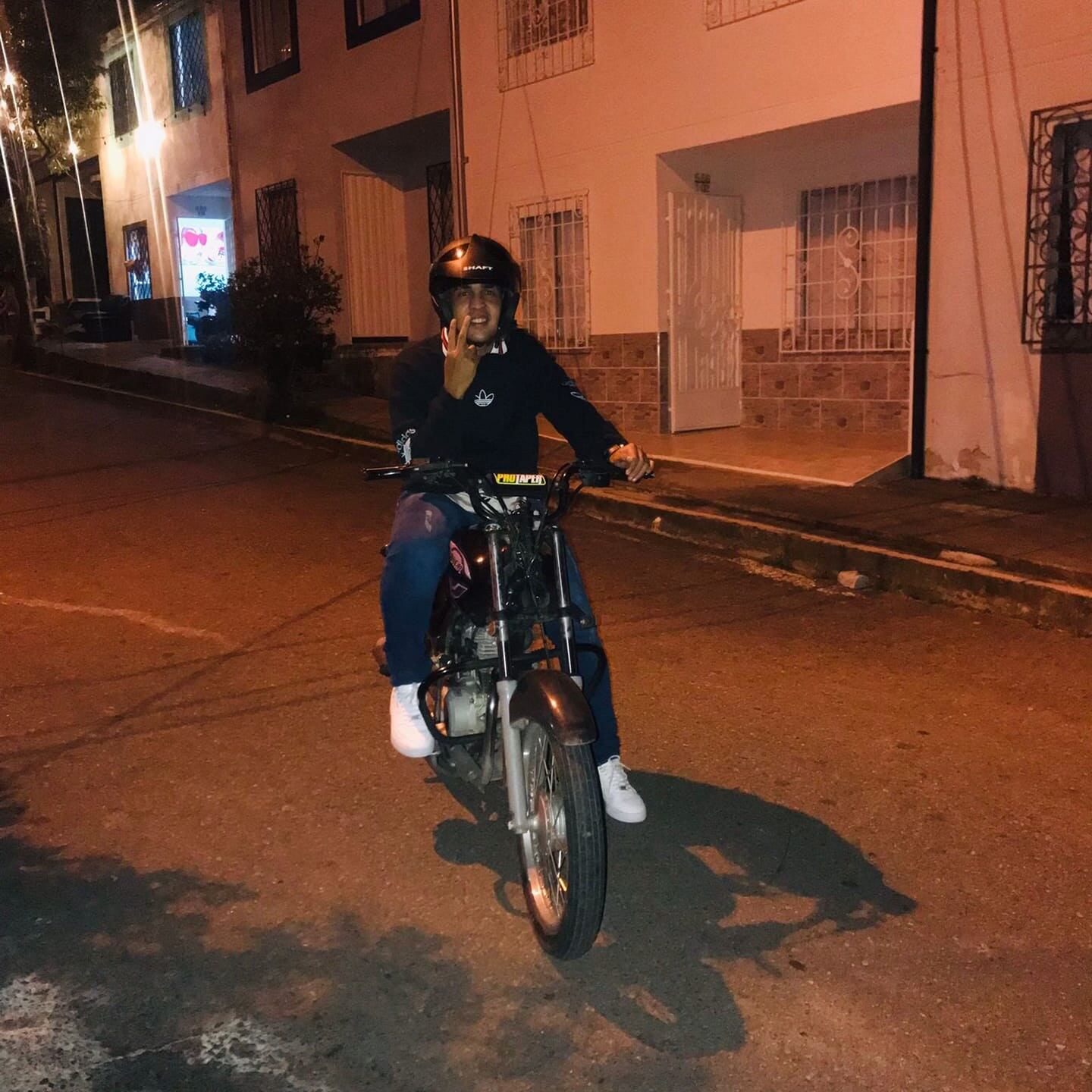 Dilan Andrés Velásquez Noriega, tenía 20 años.