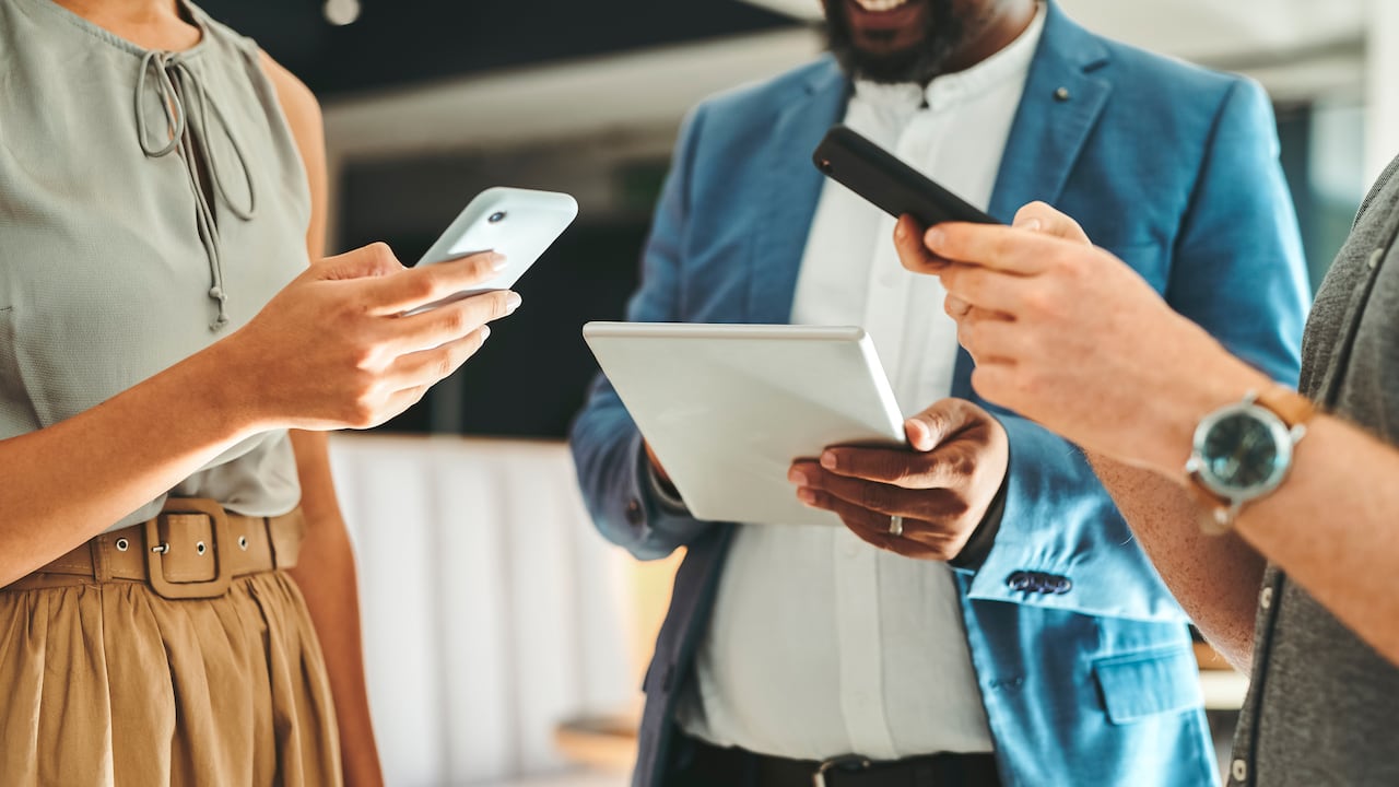 Hay una gran variedad de dispositivos electrónicos que son de utilidad para las personas.