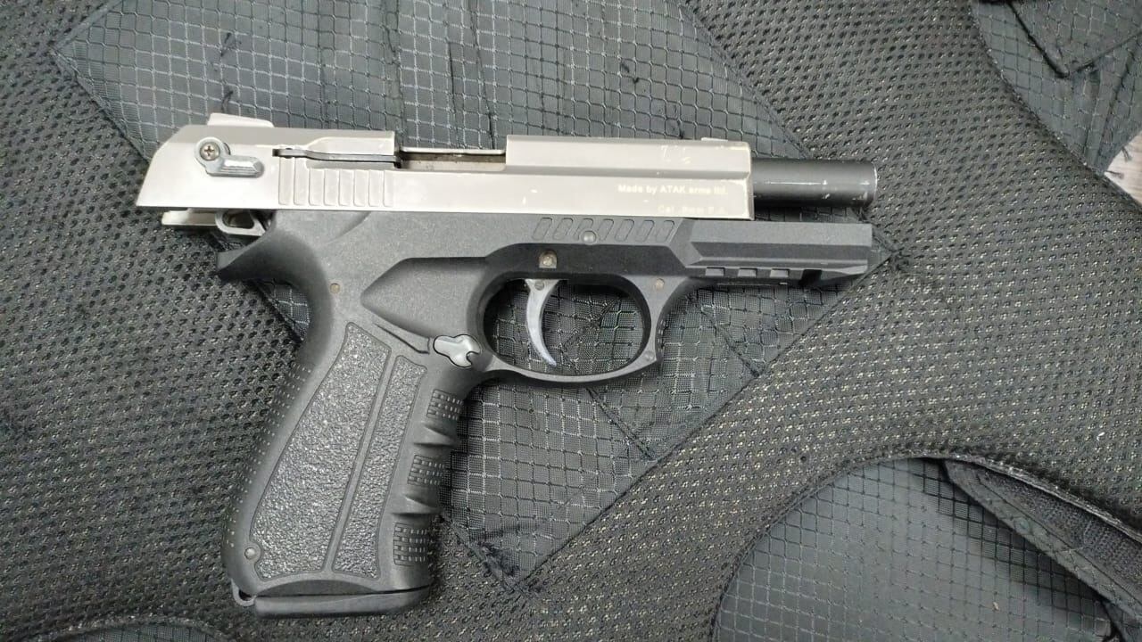 Esta es una de las armas incautadas.