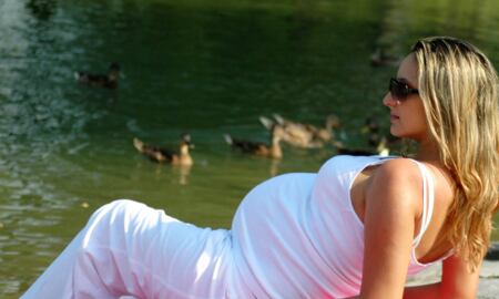 Le endometrosis puede llevar a que una mujer vea afectada la fertilidad. De acuerdo con estudios, se ha establecido que entre un tercio y la mitad de las mujeres con endometriosis tienen dificultad para quedar embarazadas.